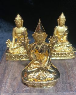 鎏金立體小佛像